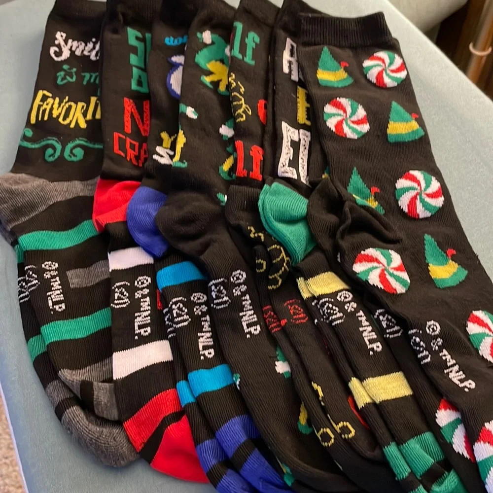 7 pair elf socks - Picture 1 of 4